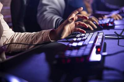 禁发信息未及时停止传输，腾讯投资的电竞公司被罚20万元