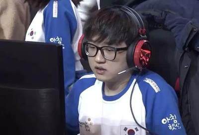 世界高校电竞纪实 多元生态与未来趋势